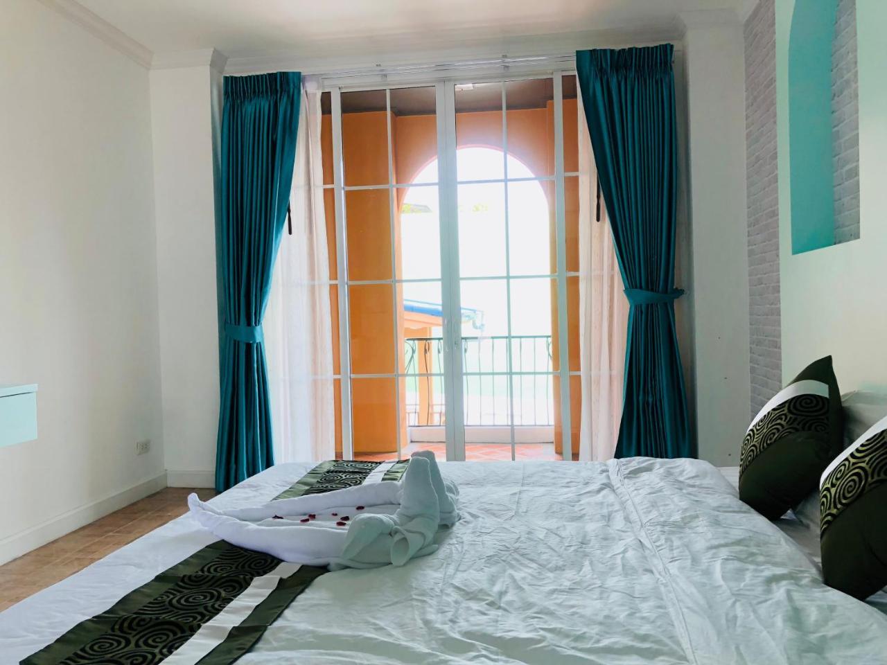 Krinnatra Villa Τσον Μπουρί Εξωτερικό φωτογραφία
